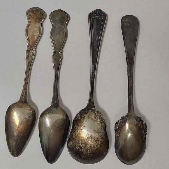 Wm Rogers 2 Tea Spoons Orange Blossom & 2 Sugar Spoons Fair Oaks and Beaded - Picture 11 of 11